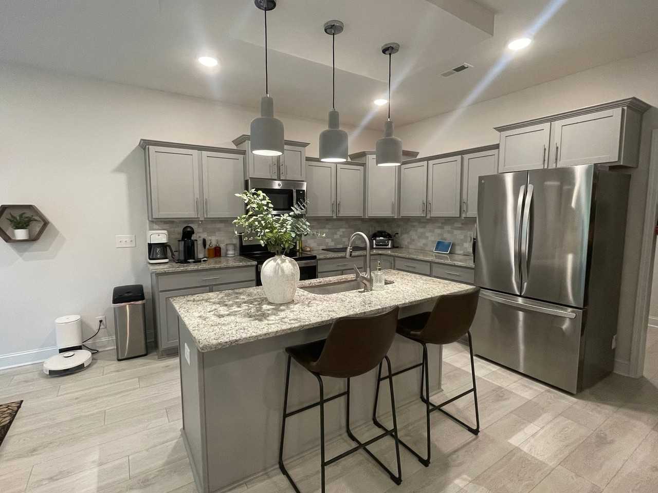 1437 Citadel Dr - Photo 7 of 21