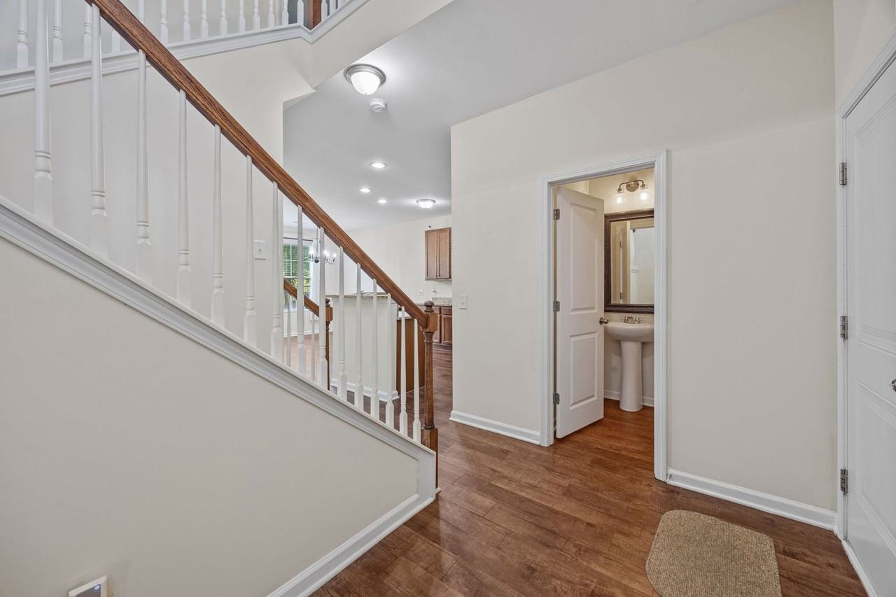 8988 Cat Tail Pond Rd - Photo 4 of 50