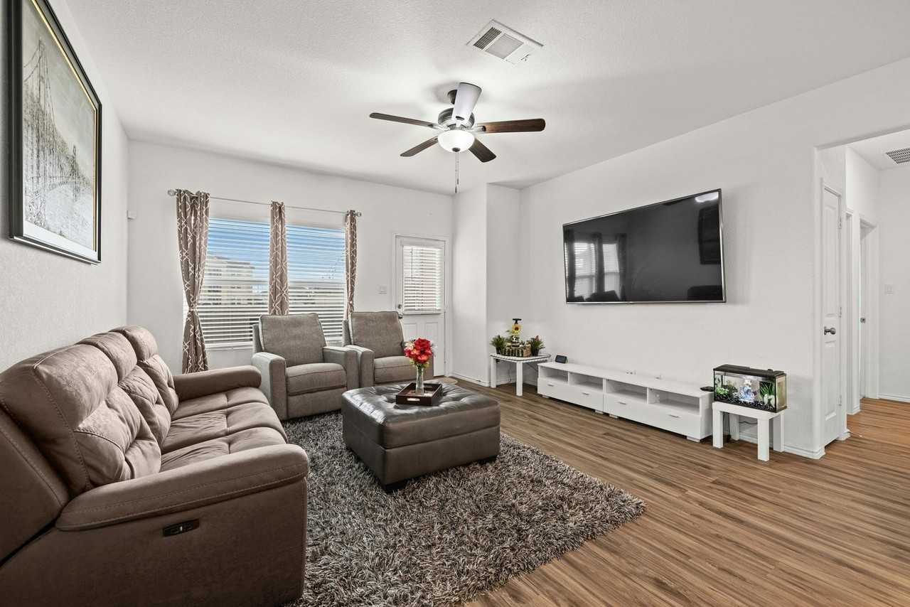 5653 Bellissima Way - Photo 3 of 28