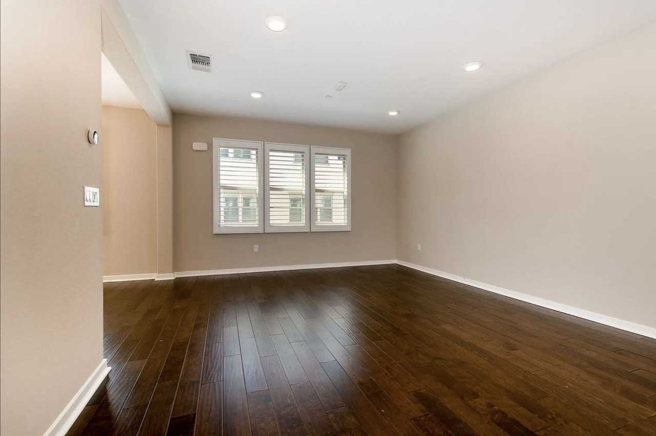 1071 Dewberry Pl - Photo 5 of 24