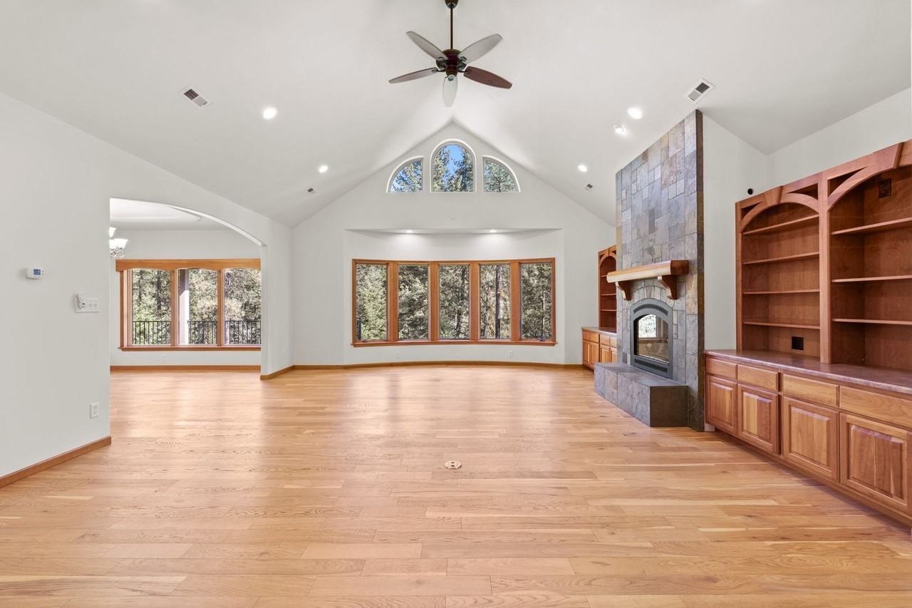 2325 E Winger Rd - Photo 6 of 43