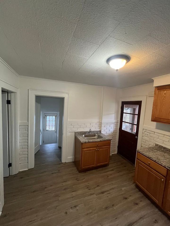 19 Garland Ave - Photo 2 of 18