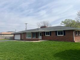 featured image of 2 Robinhood Ln