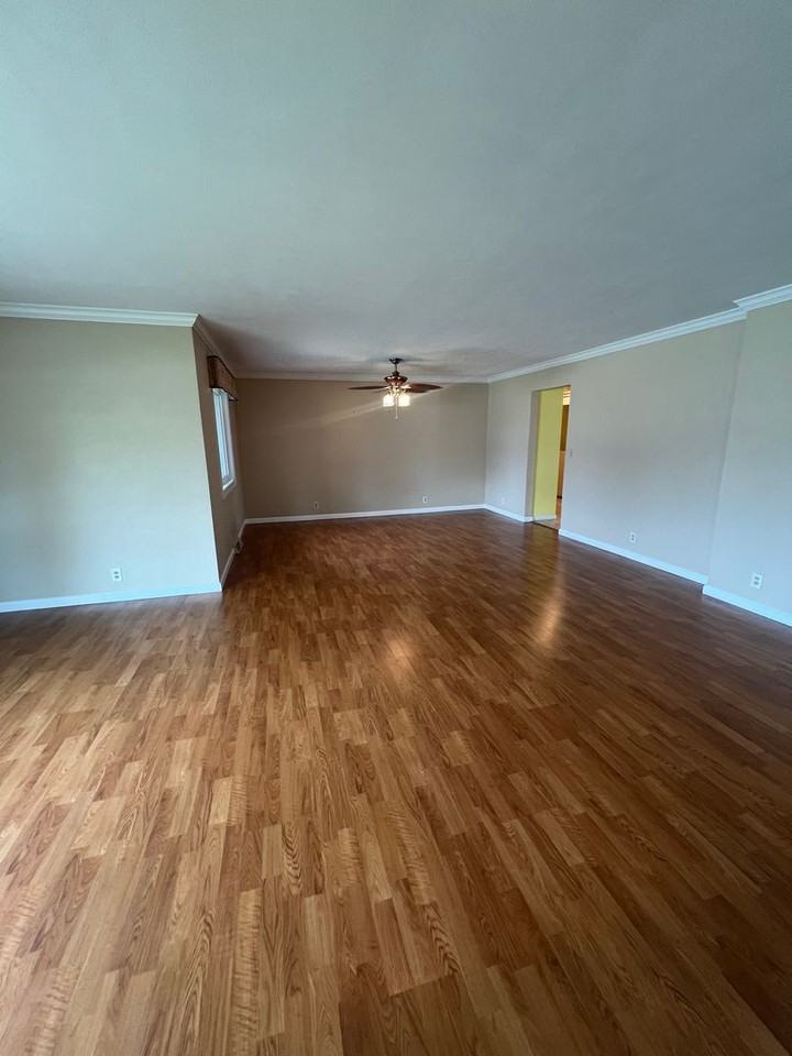 2 Robinhood Ln - Photo 5 of 24