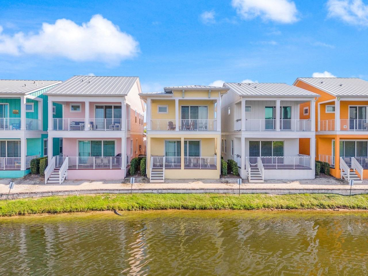 8121 Surf St - Photo 4 of 49