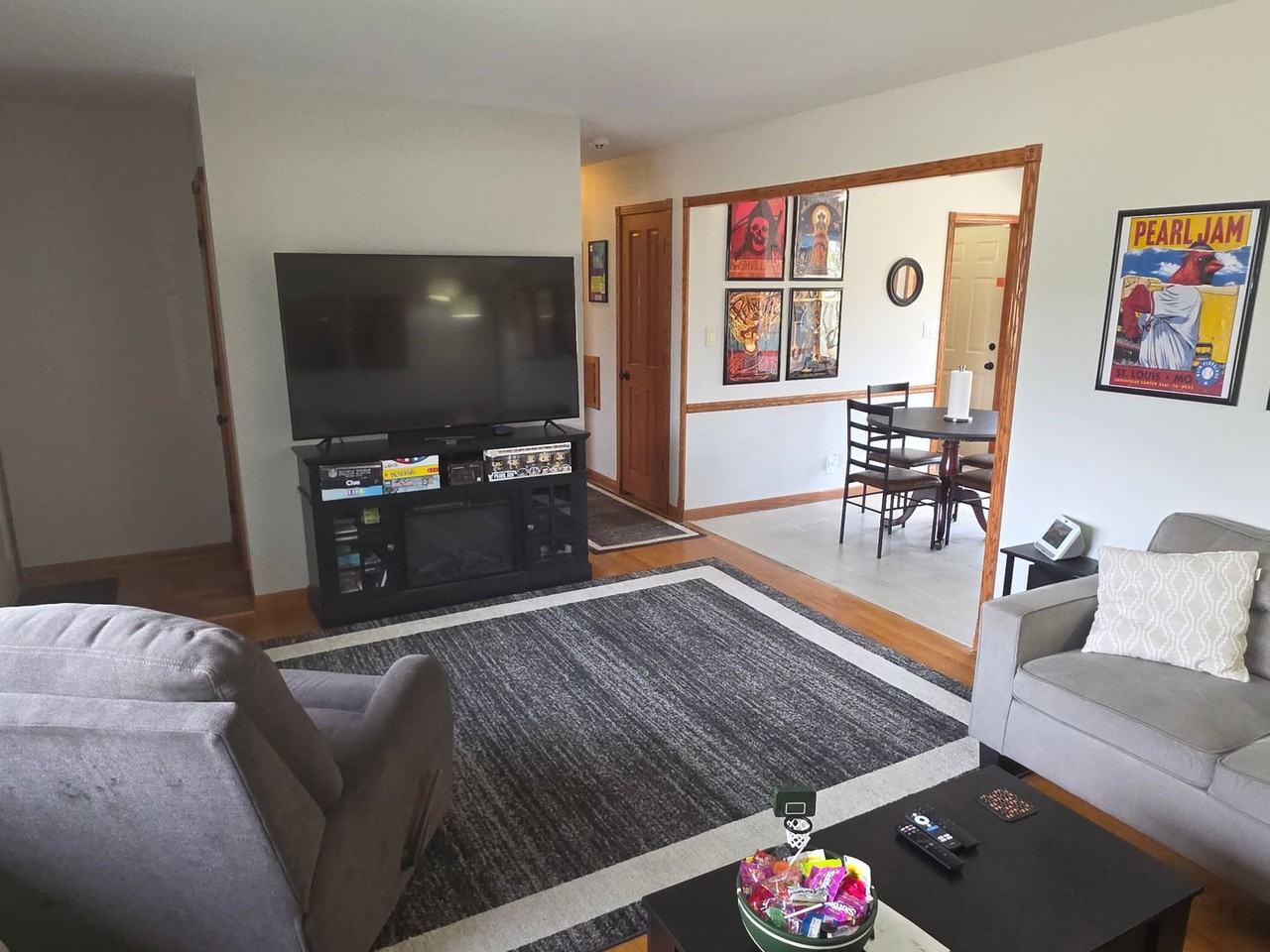 141 Virginia St - Photo 5 of 30