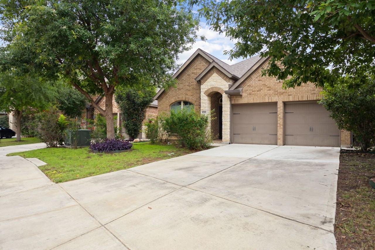 8710 White Crown - Photo 2 of 25