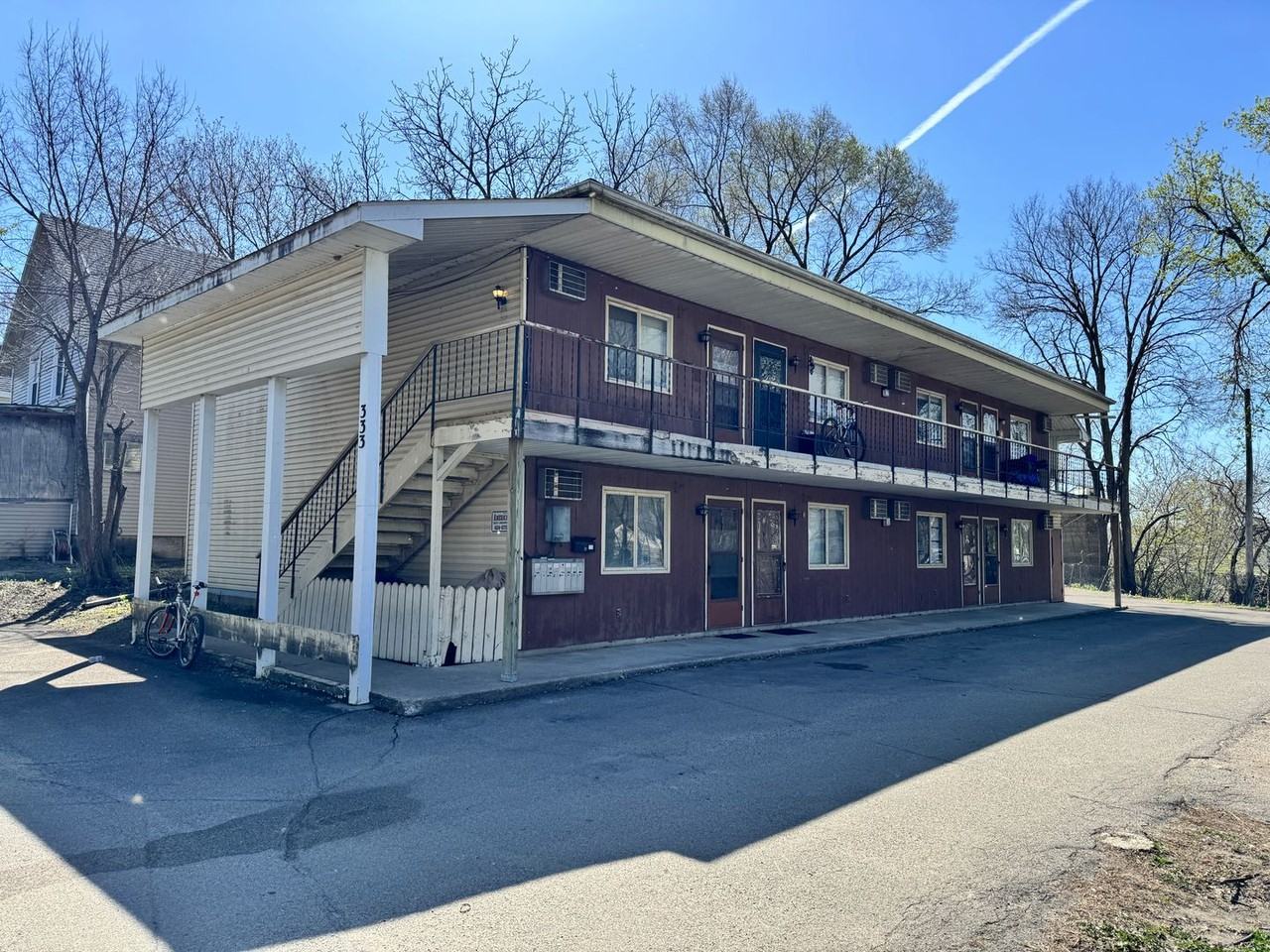 Mason City 8-Unit - Photo 2 of 10