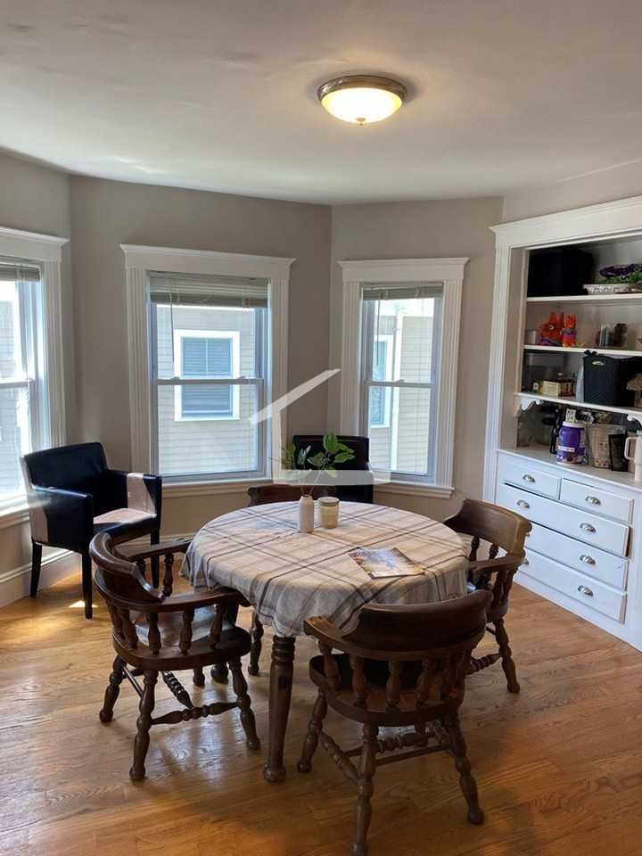 126 Brooks St - Photo 6 of 24