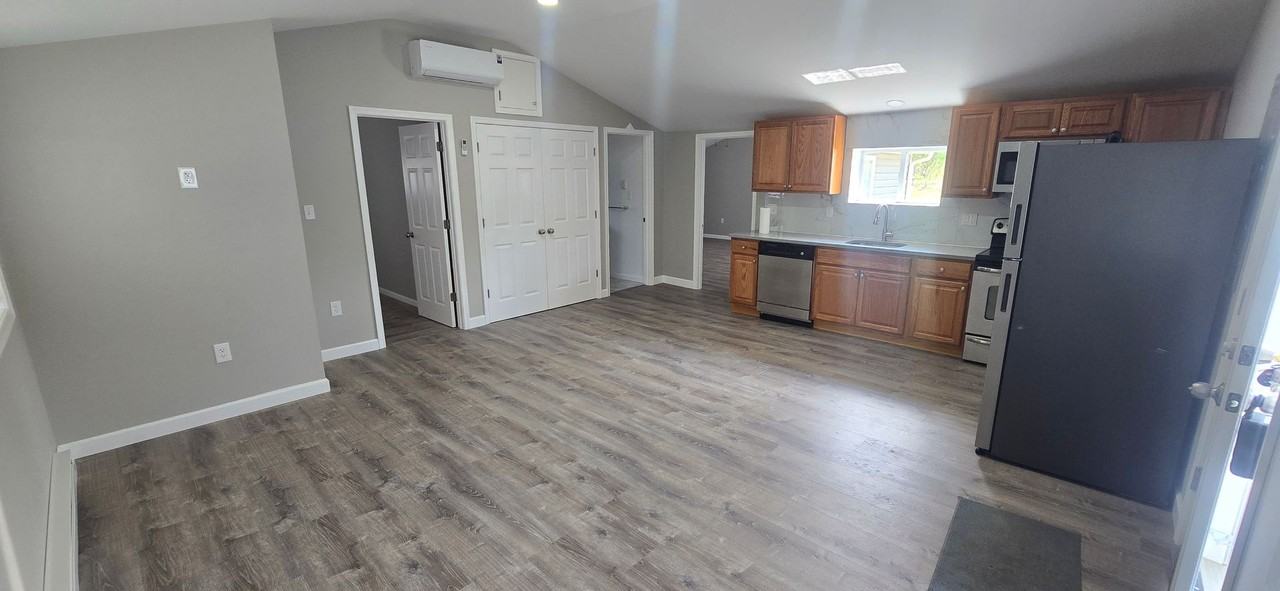 206 Azalea St - Photo 2 of 9