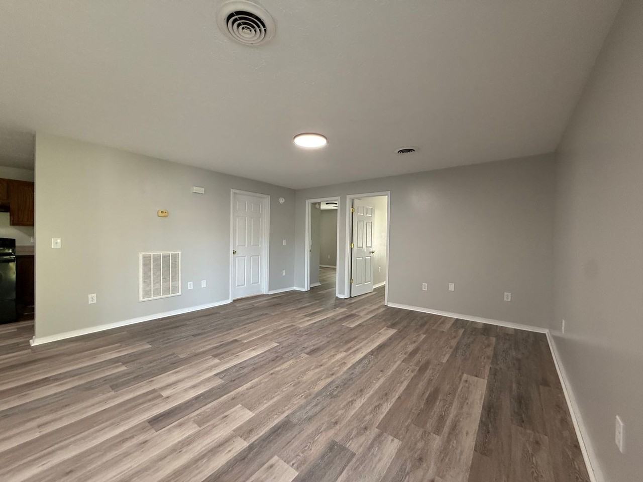 1216 Tusculum Blvd - Photo 3 of 16