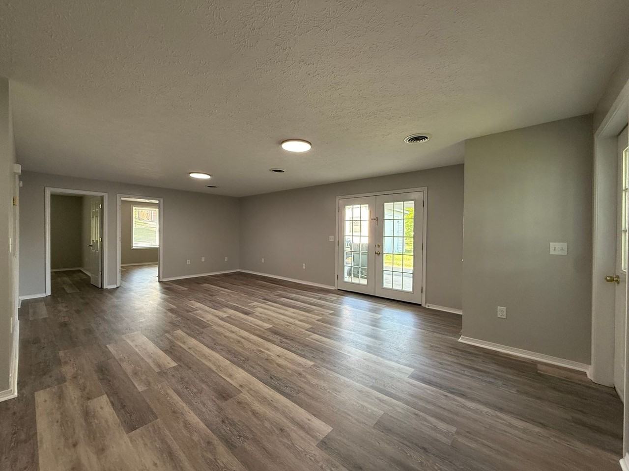 1216 Tusculum Blvd - Photo 4 of 16