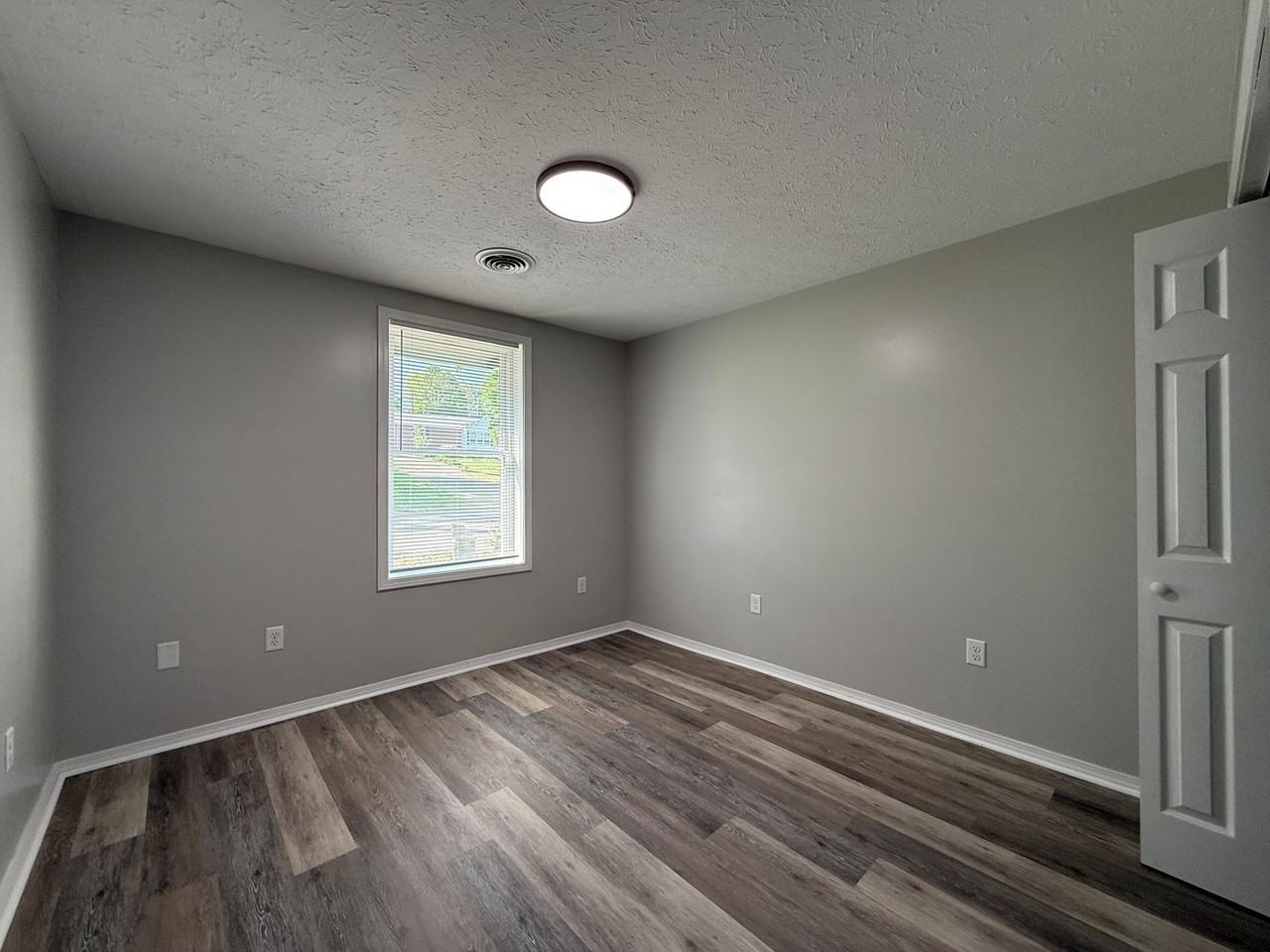 1216 Tusculum Blvd - Photo 7 of 16