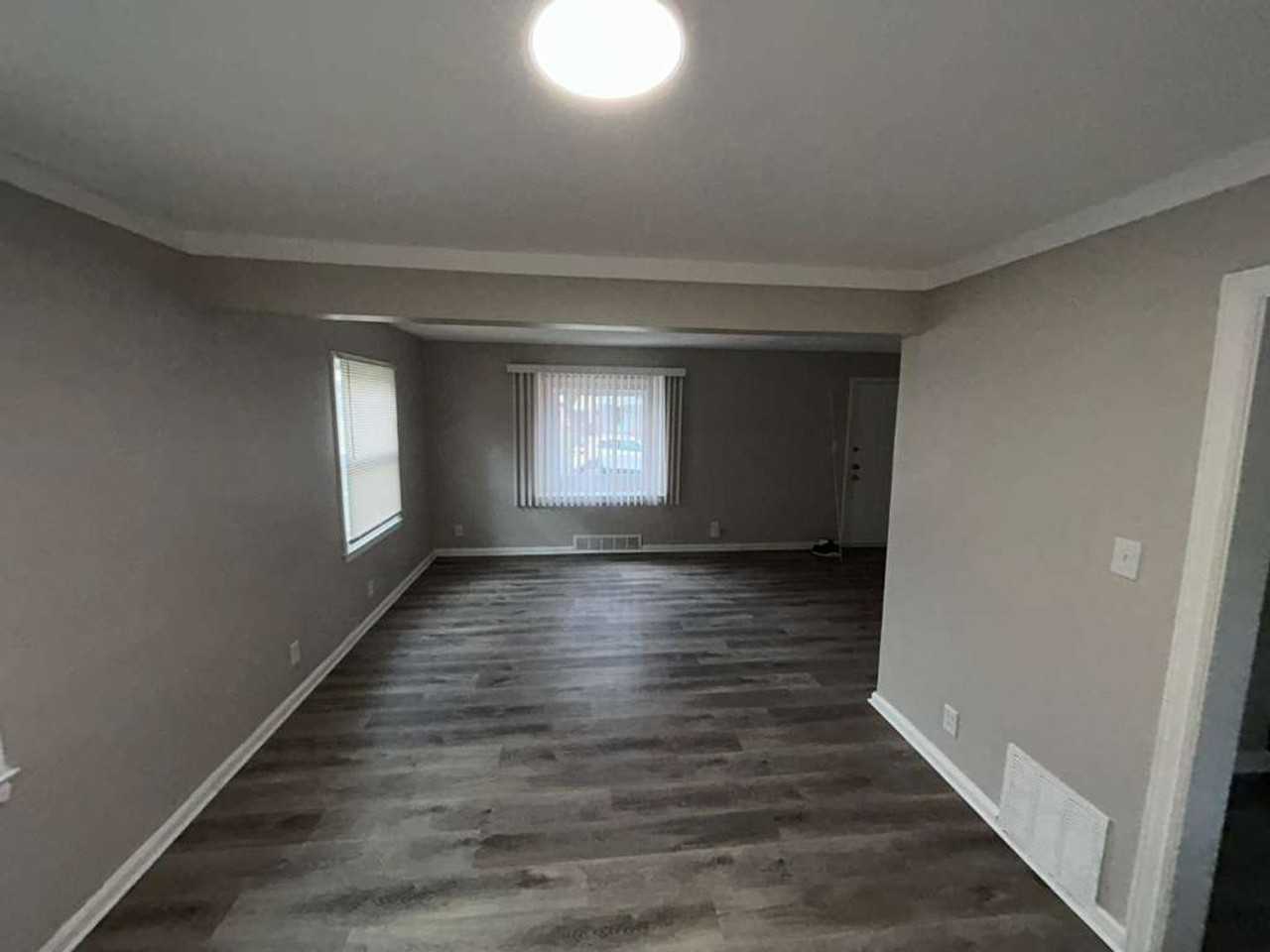 20412 Steel St - Photo 5 of 22