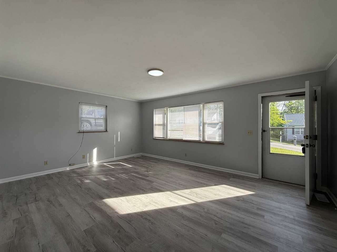 518 Scenic Dr - Photo 5 of 22
