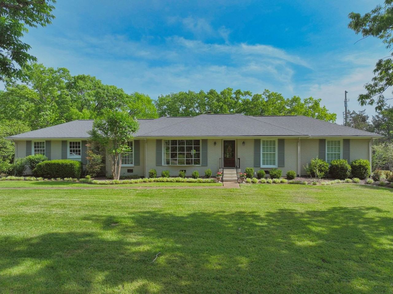 5102 Jackson Ln - Photo 5 of 50