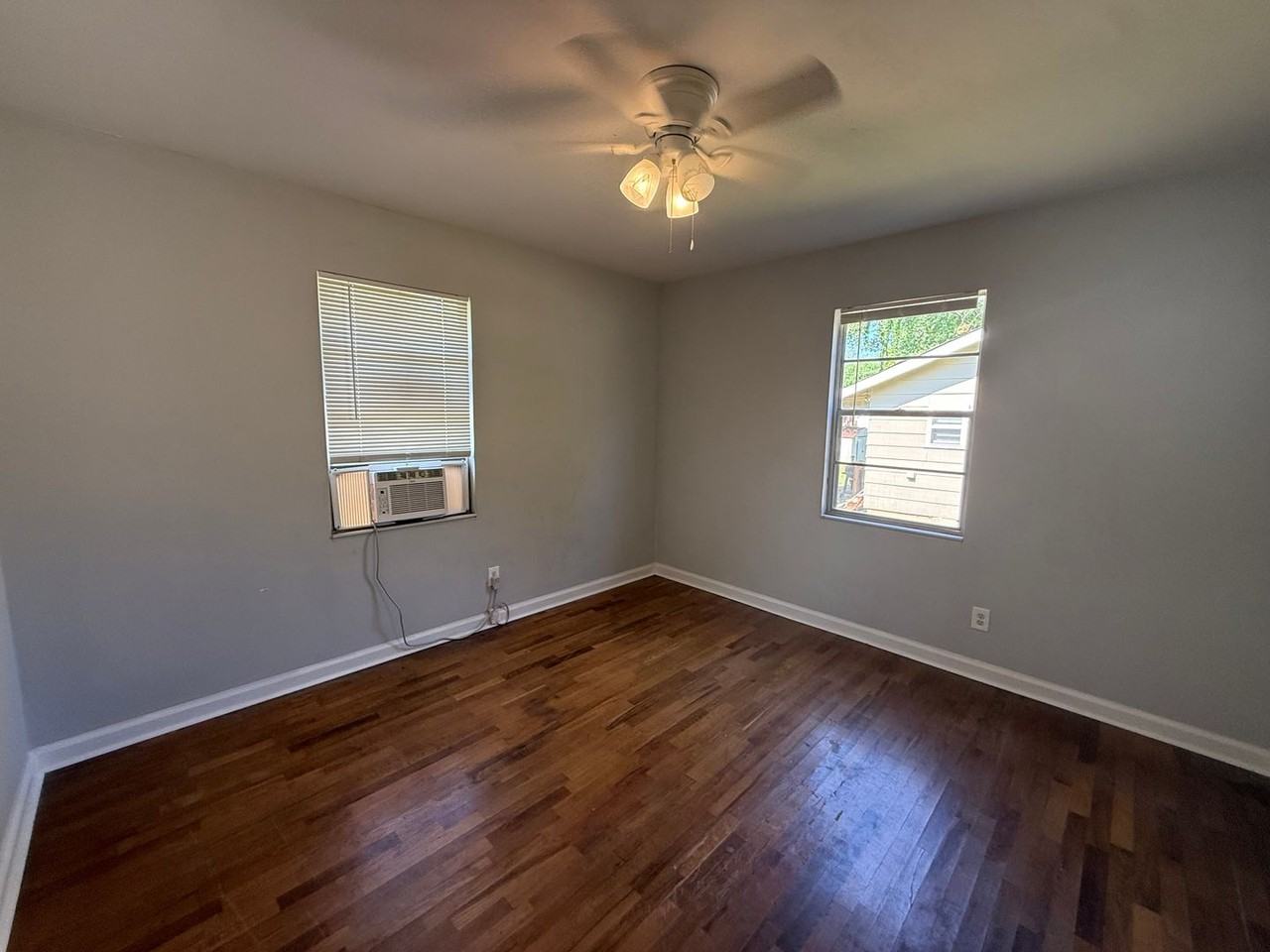 704 South St - Photo 3 of 11