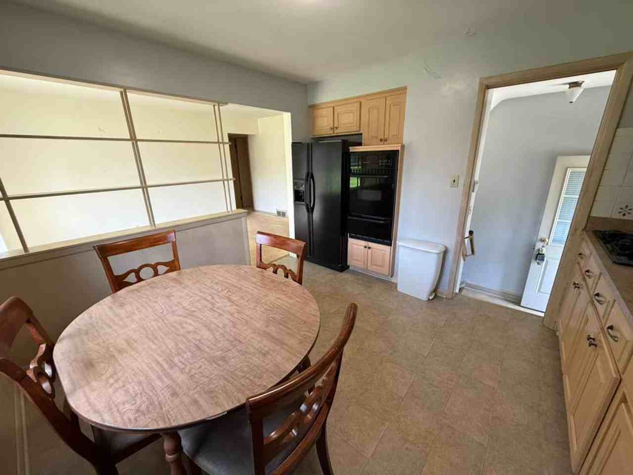 22050 Chardon Rd - Photo 2 of 20