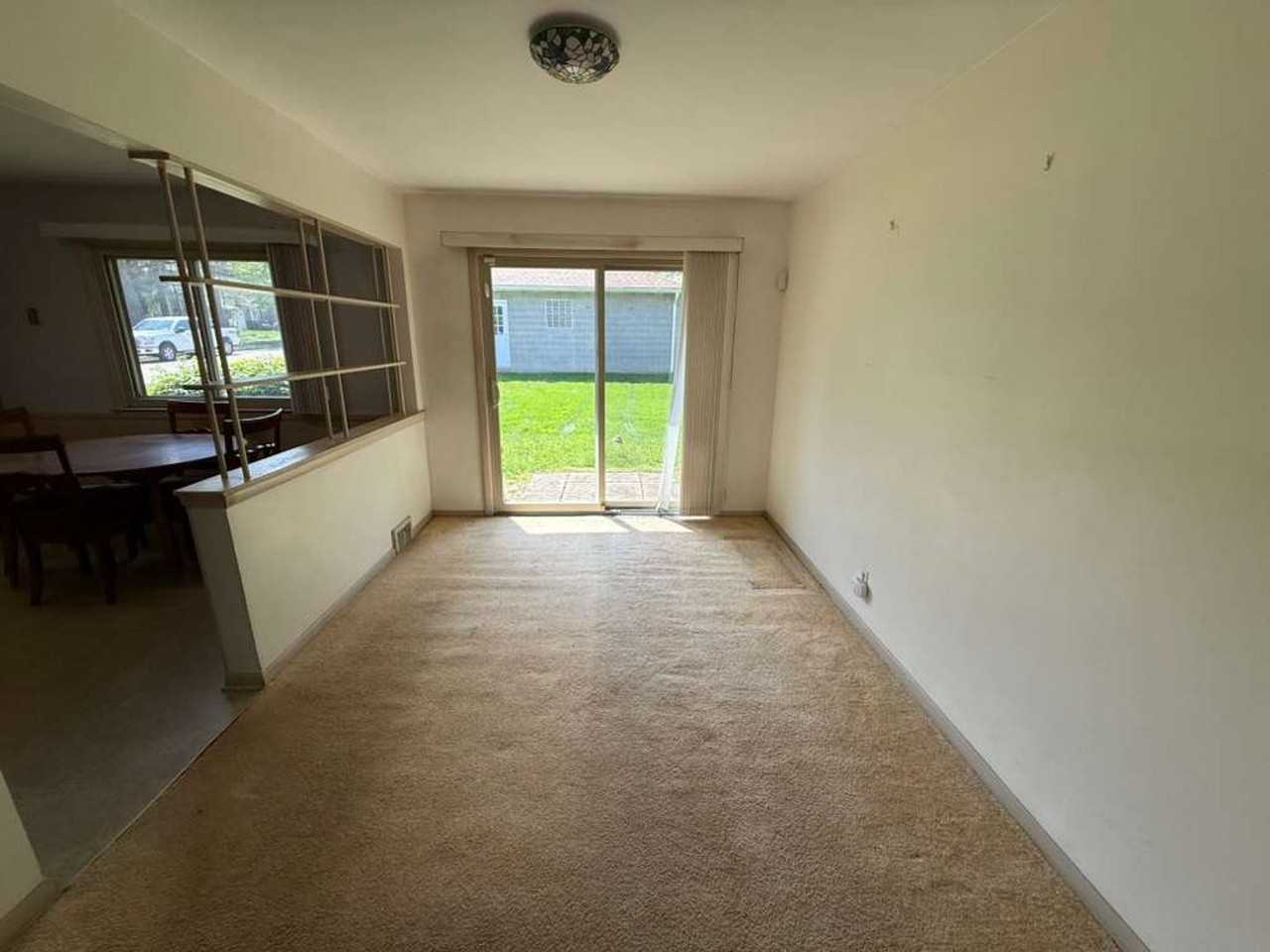 22050 Chardon Rd - Photo 4 of 20