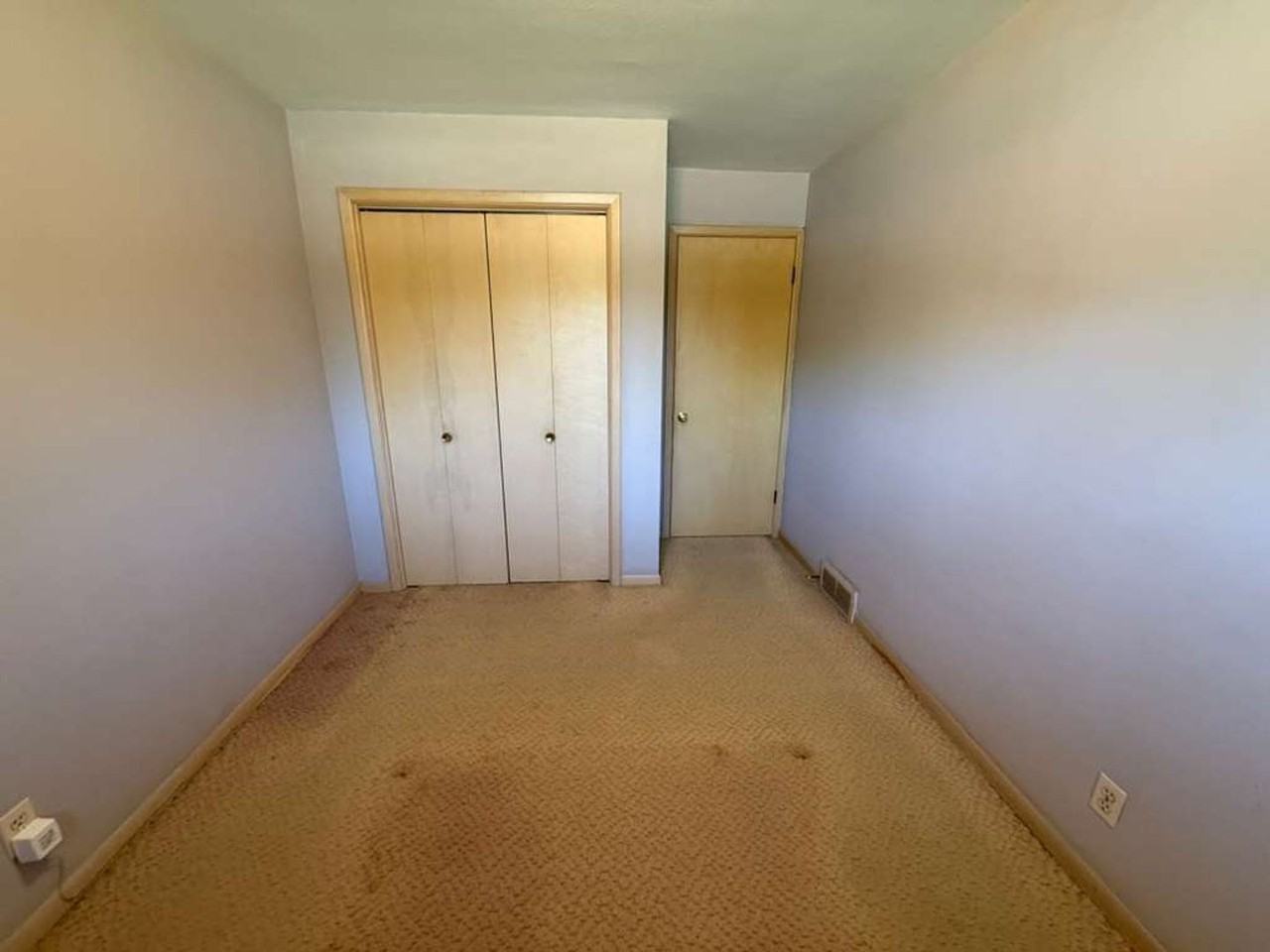 22050 Chardon Rd - Photo 5 of 20