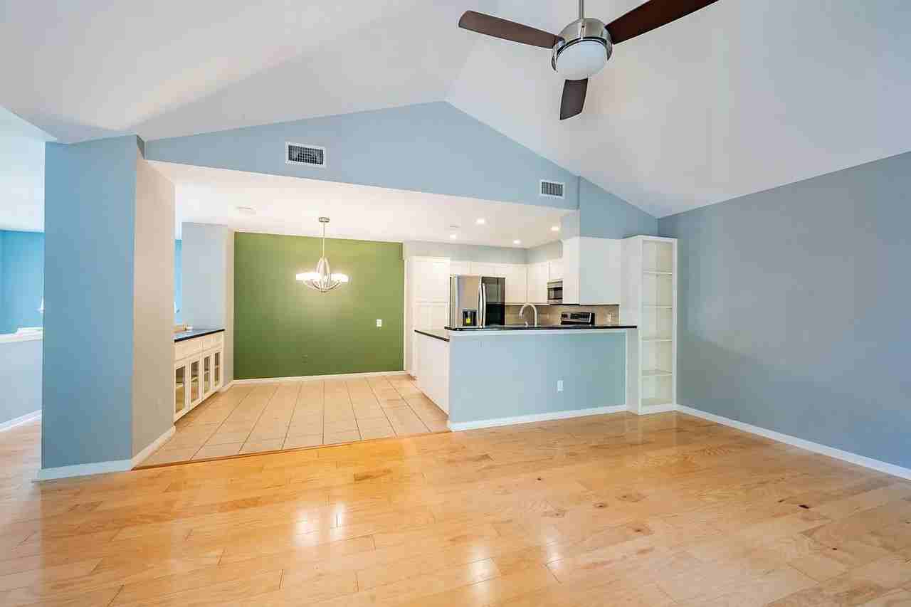 6616 Mesa Hollow Dr - Photo 4 of 38