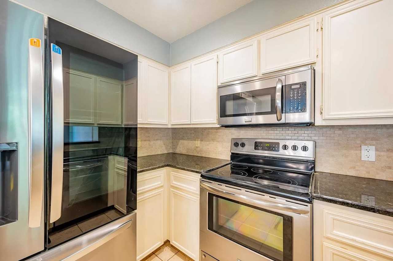 6616 Mesa Hollow Dr - Photo 6 of 38