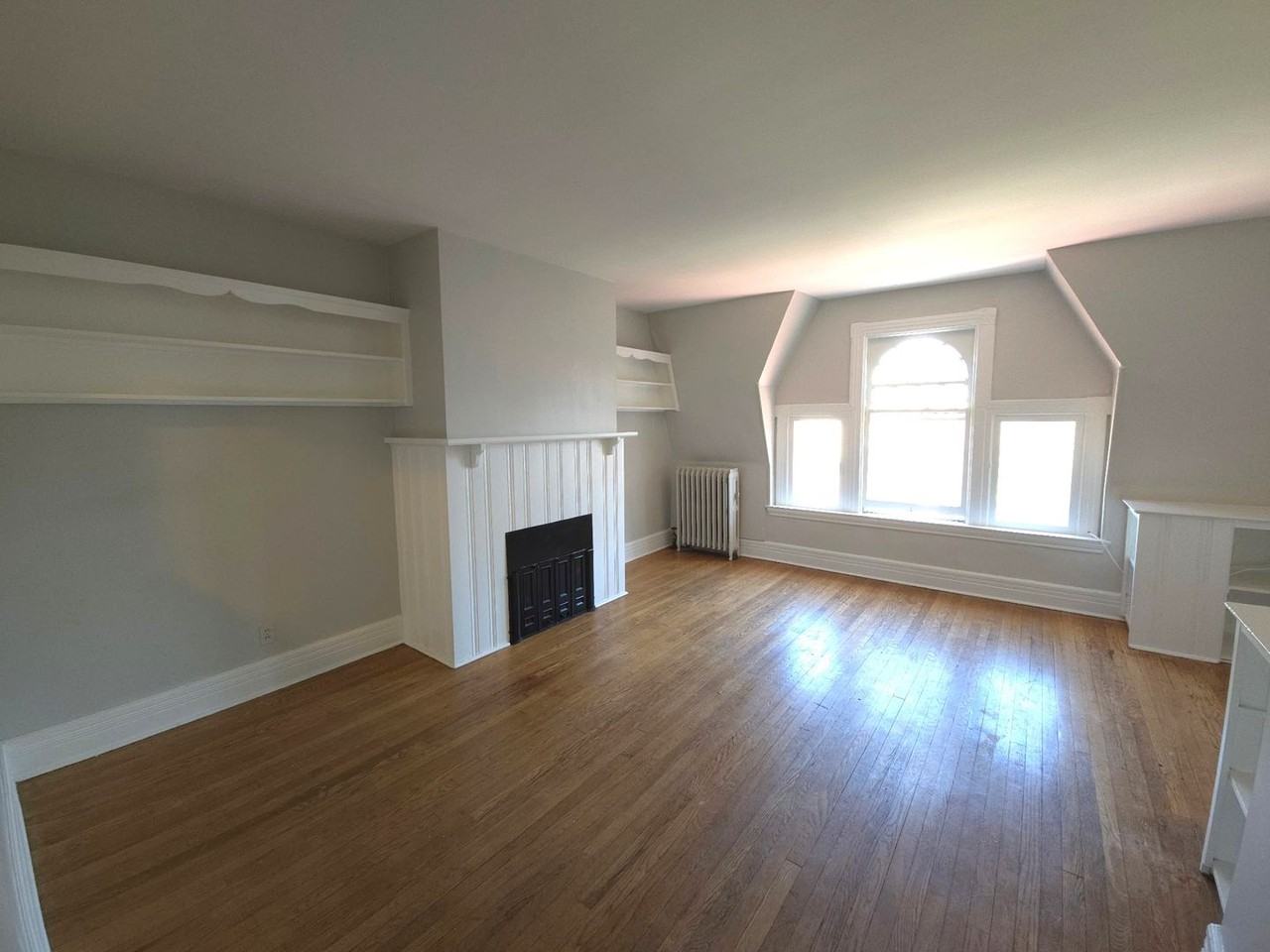 21N N Ferry St - Photo 5 of 10