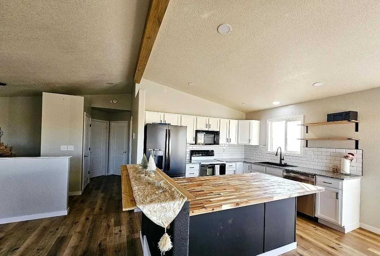 232 Ruhe Ln - Photo 5 of 38