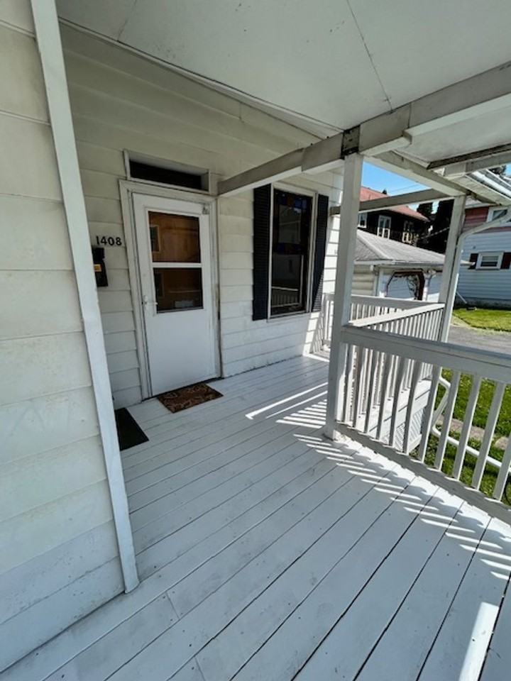 1408 Saint James Pl - Photo 6 of 12