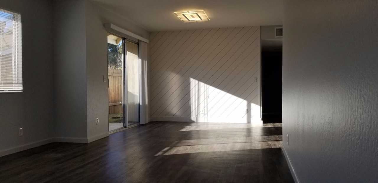 1707 Monarch Ln - Photo 2 of 7