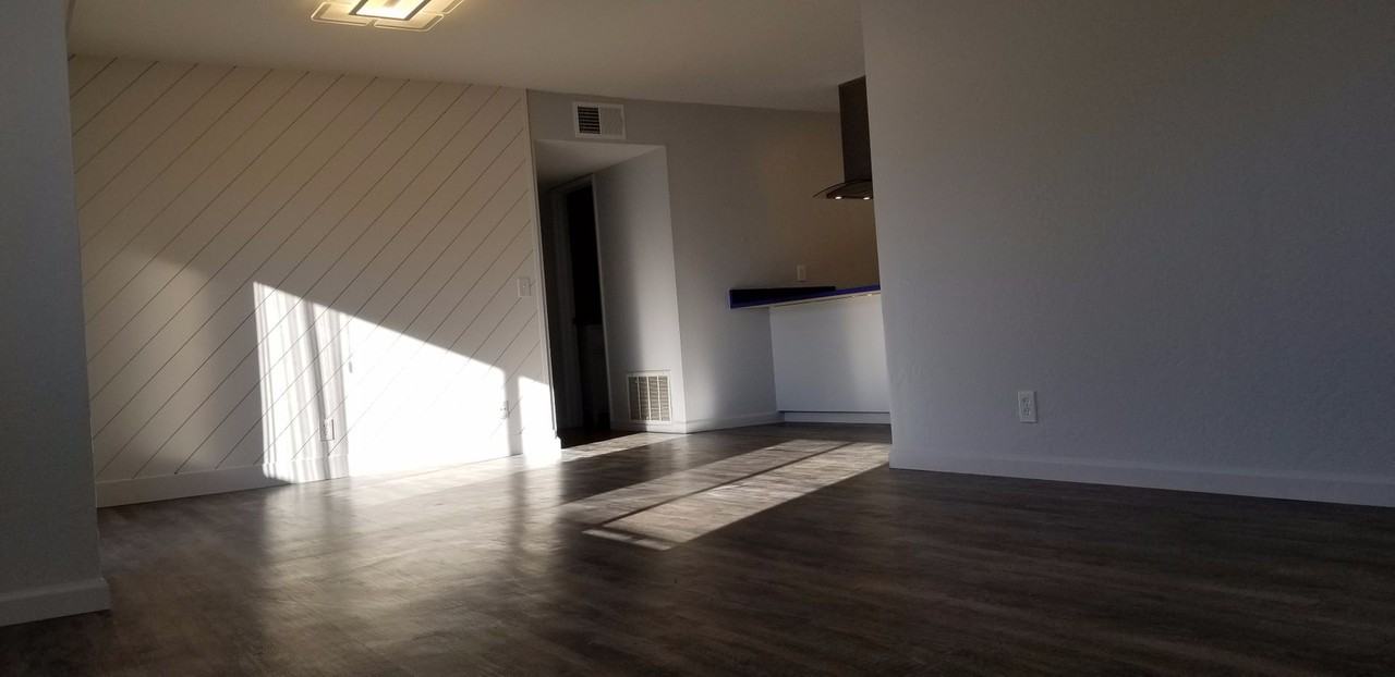 1707 Monarch Ln - Photo 3 of 7