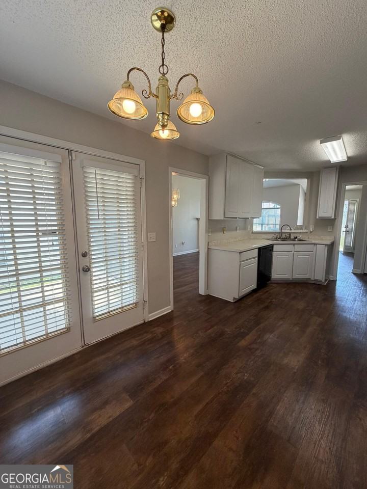 3020 Meadow Glen Pass - Photo 4 of 35