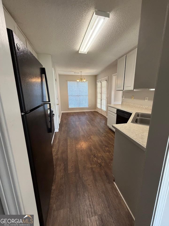 3020 Meadow Glen Pass - Photo 6 of 35