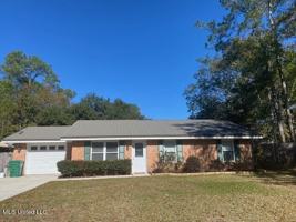 featured image of 63739 Diamondhead Dr N