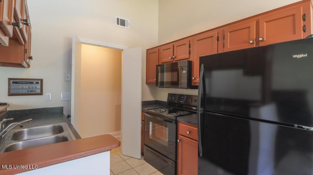 1737 James Buchanan Dr - Photo 3 of 15