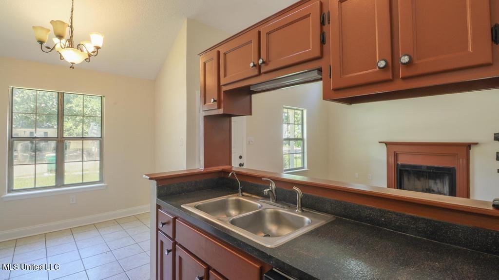 1737 James Buchanan Dr - Photo 4 of 15