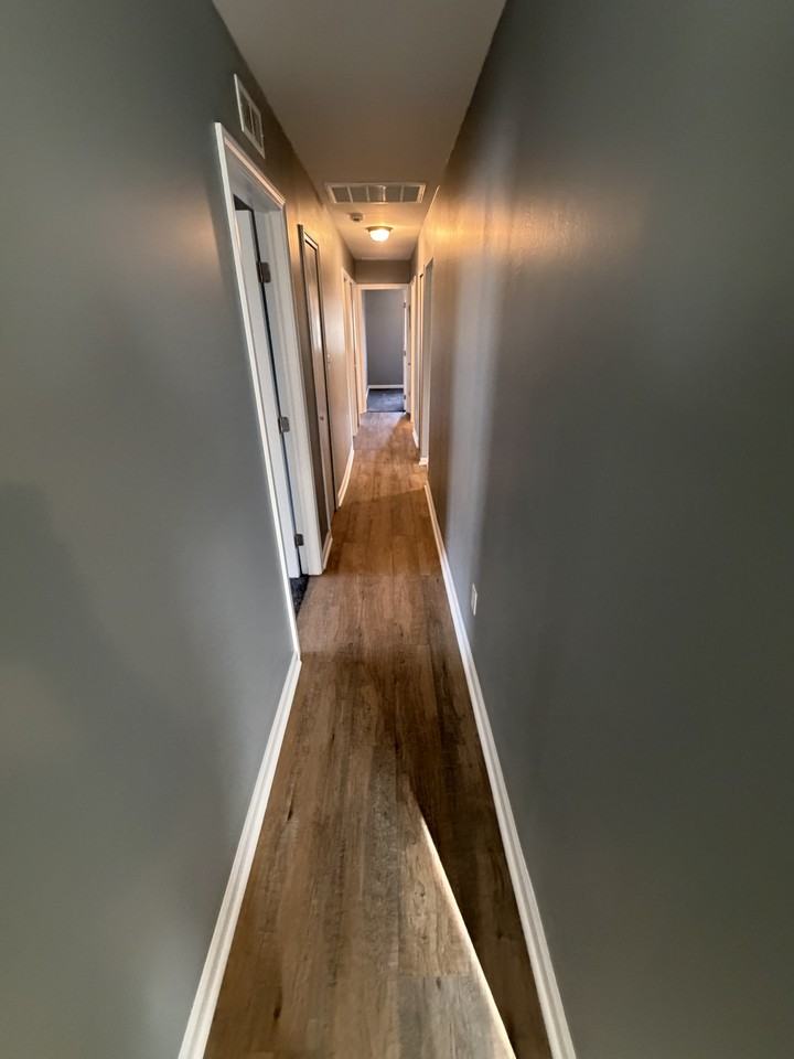 162 Barbara St - Photo 2 of 15