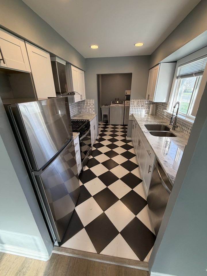 162 Barbara St - Photo 3 of 15