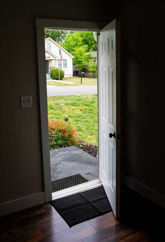 104 Virginia St - Photo 3 of 17