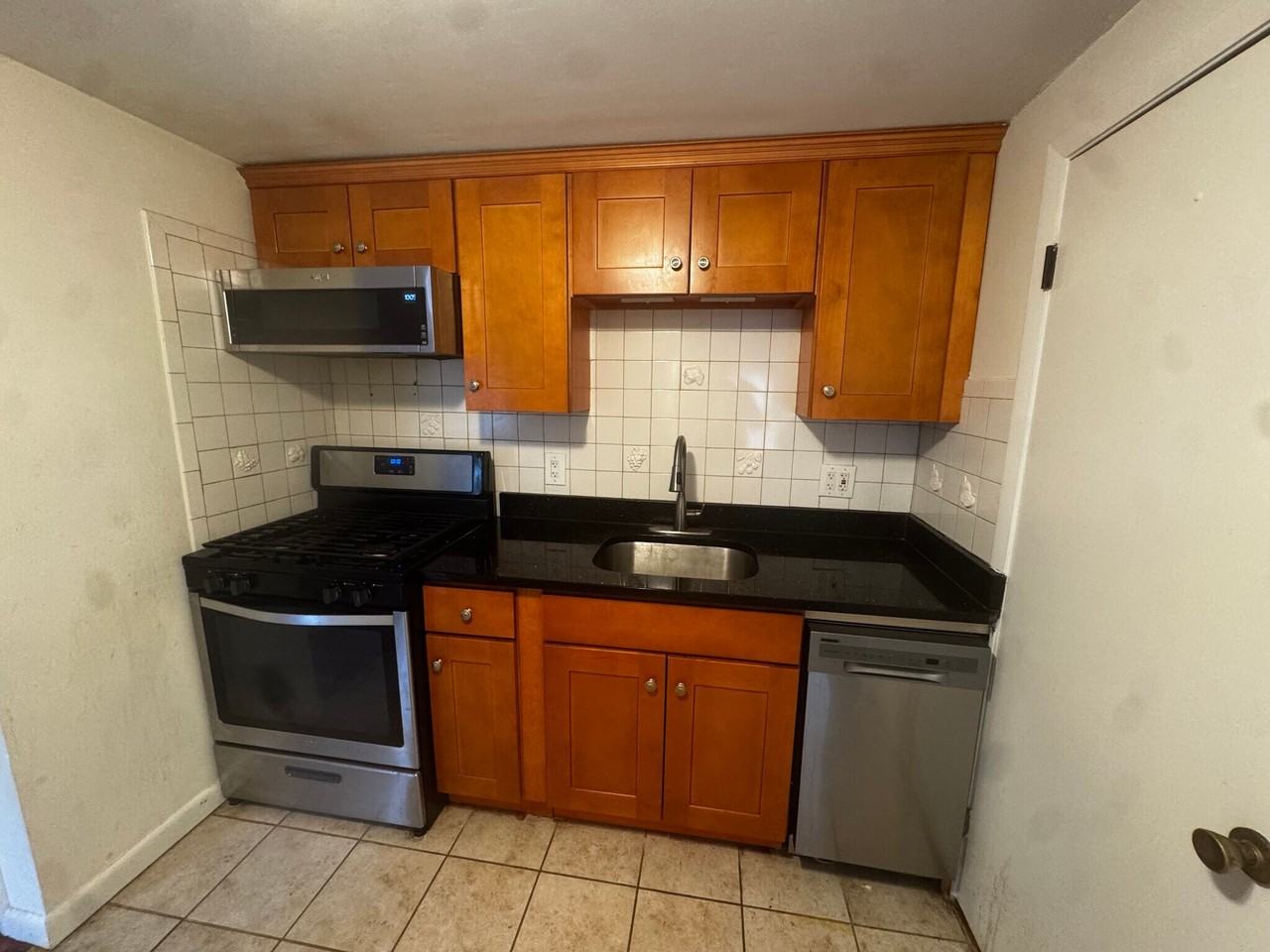 87R Madison St #2R - Photo 5 of 8