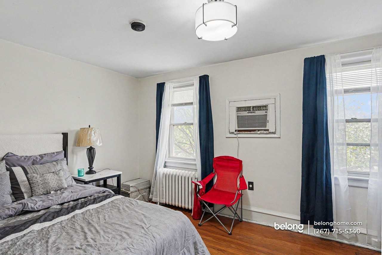 5118 Oakland St #2 - Photo 6 of 15