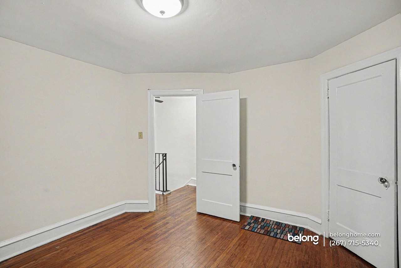 5118 Oakland St #2 - Photo 7 of 15