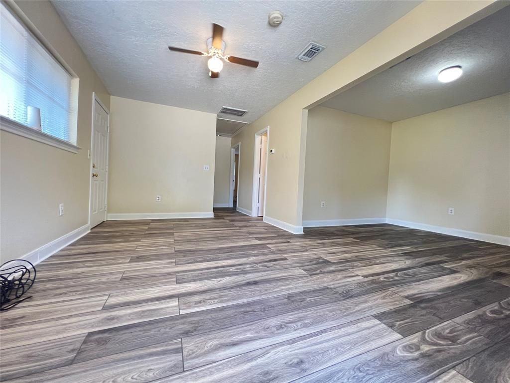 915 Pinckney St ##A - Photo 4 of 12