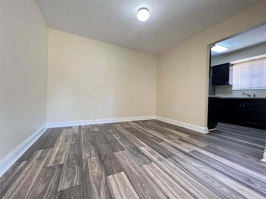 915 Pinckney St ##A - Photo 6 of 12