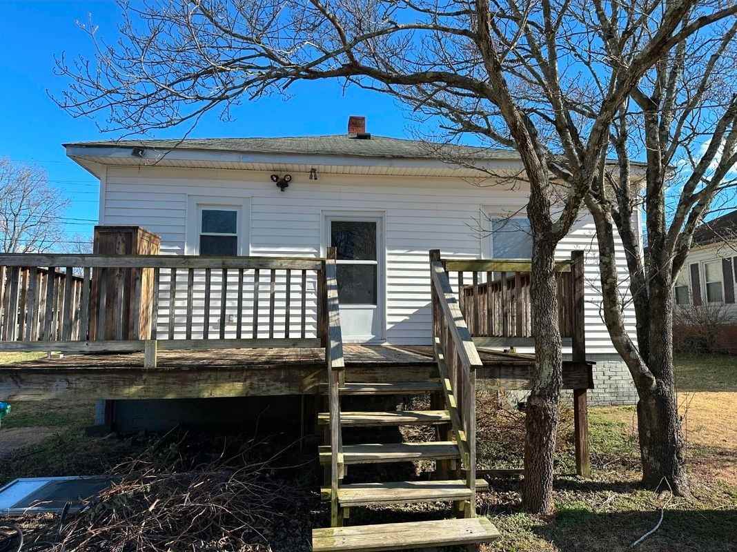 110 S Valley St - Photo 2 of 15
