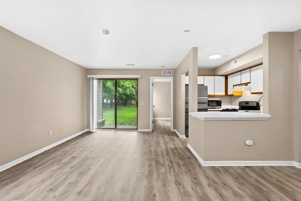 42453 Lilley Pointe Dr - Photo 3 of 10