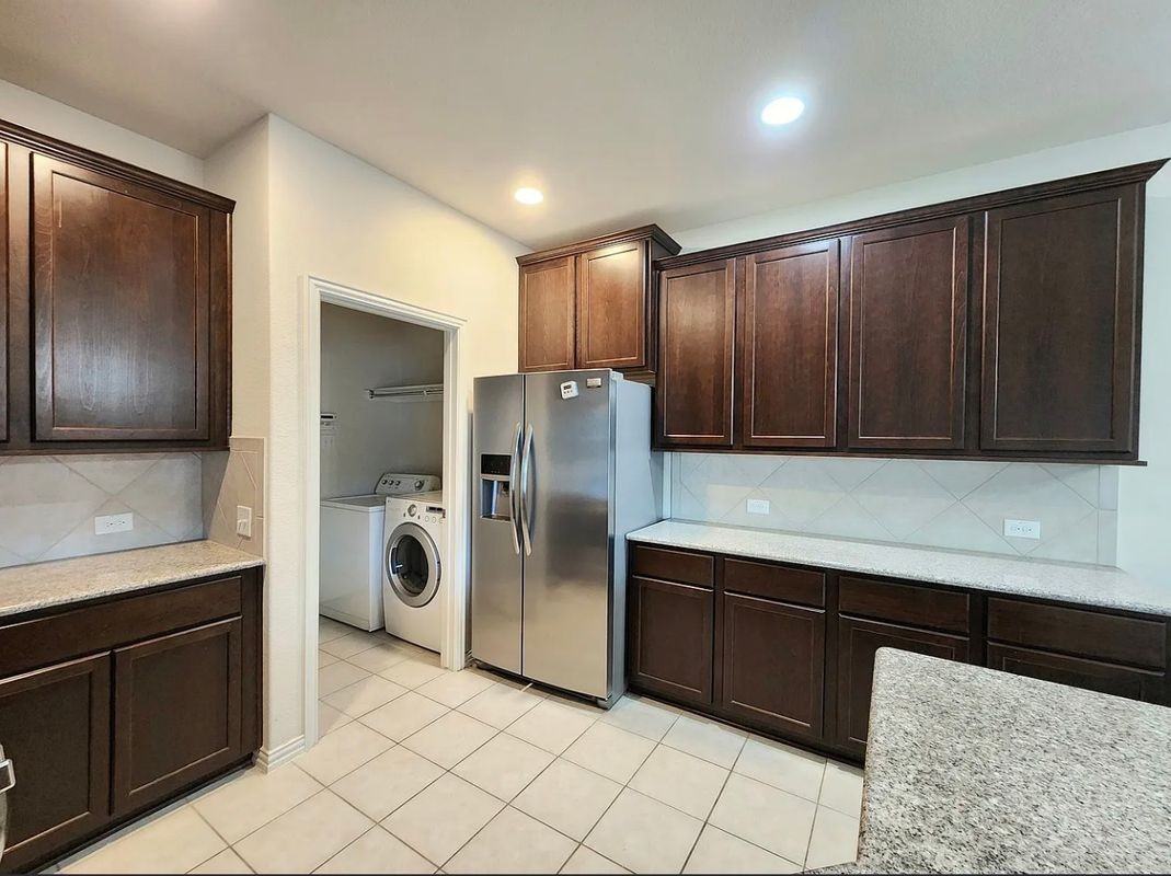 4816 Bridgewater St - Photo 4 of 14