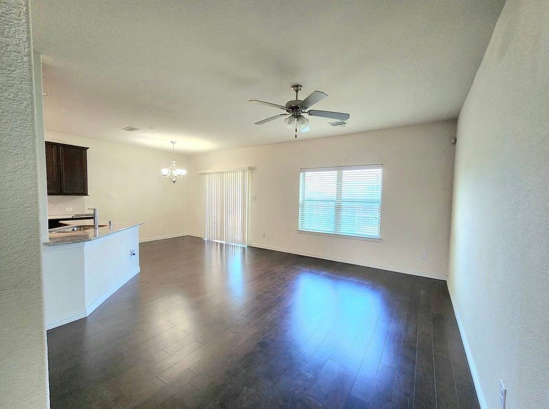 4816 Bridgewater St - Photo 6 of 14