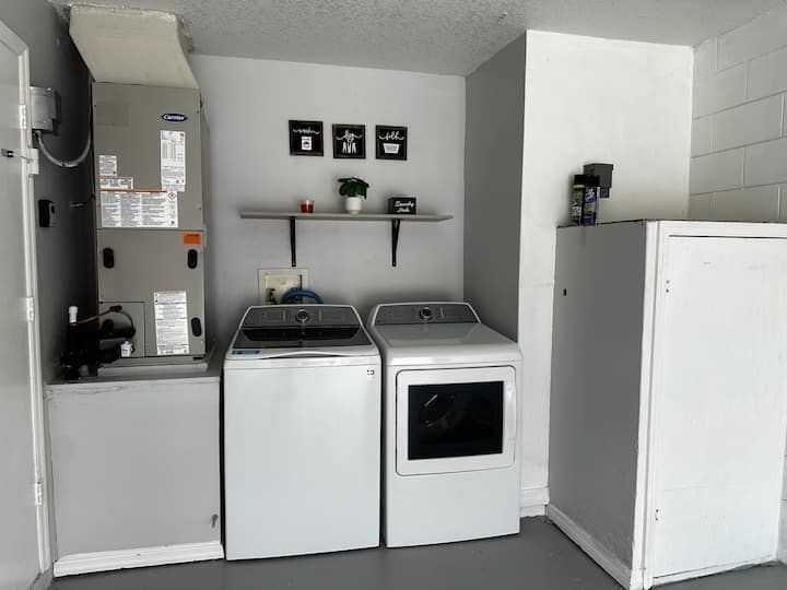 6228 Ryegrass St - Photo 7 of 8