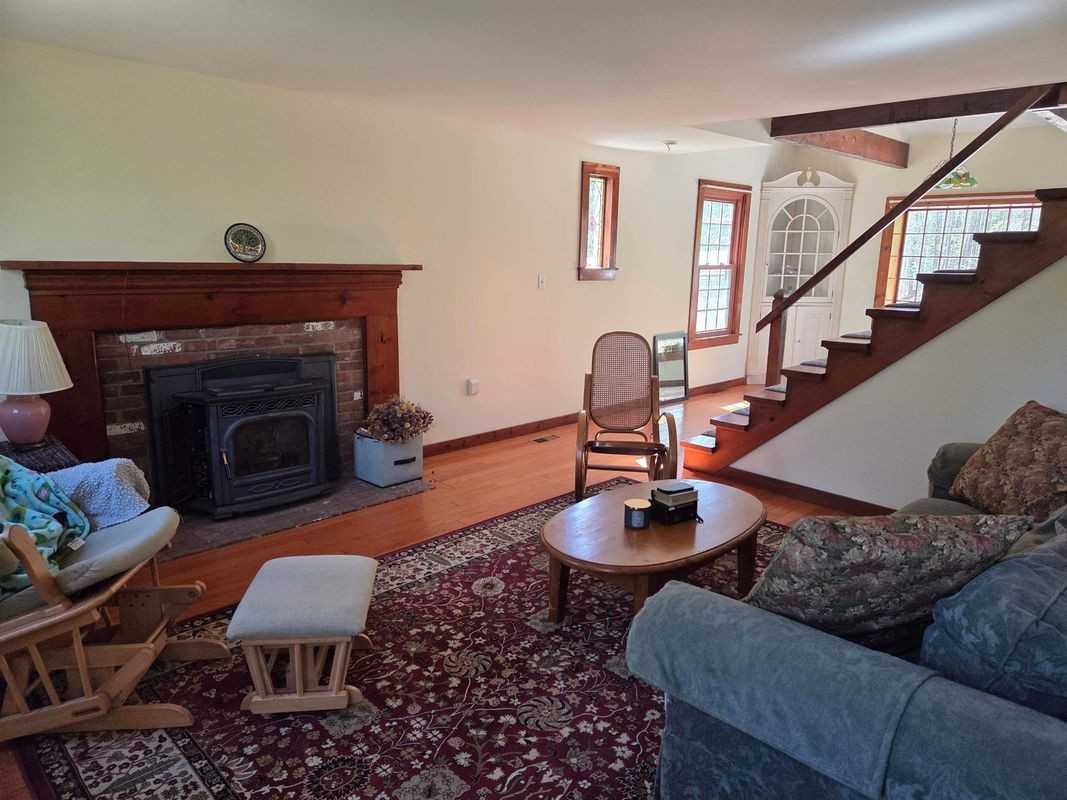 43 Casalis Rd - Photo 6 of 36